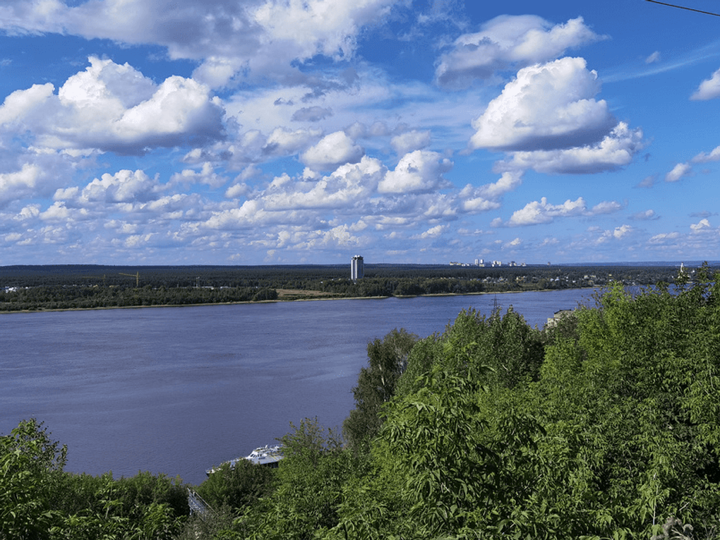 Панорама реки Камы, Пермь. Фотография: Максим Гулячик / фотобанк «Лори»