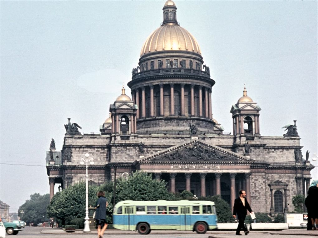 Исаакиевский собор (фрагмент). 1964. Фотография: daves_archive1 / <a href="https://www.flickr.com/photos/foundin_a_attic/33357717682/" target="_blank" rel="noopener">flickr.com</a> / <a href="https://creativecommons.org/licenses/by/2.0/" target="_blank" rel="noopener">CC BY 2.0</a>