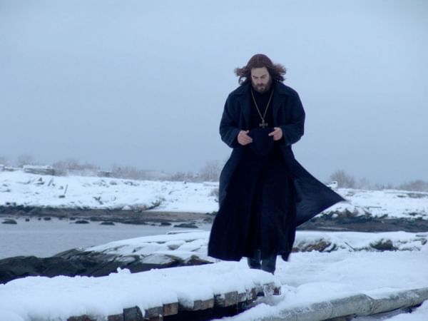 Дмитрий Дюжев в роли отца Иова в художественном фильме Павла Лунгина «Остров» (2006)
