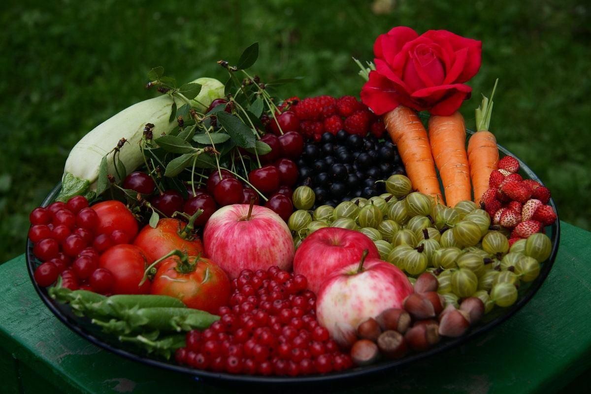 Летний фруктовый. Летние фрукты. Летние овощи и фрукты. Овощи и ягоды. Овощи, фрукты, ягоды.