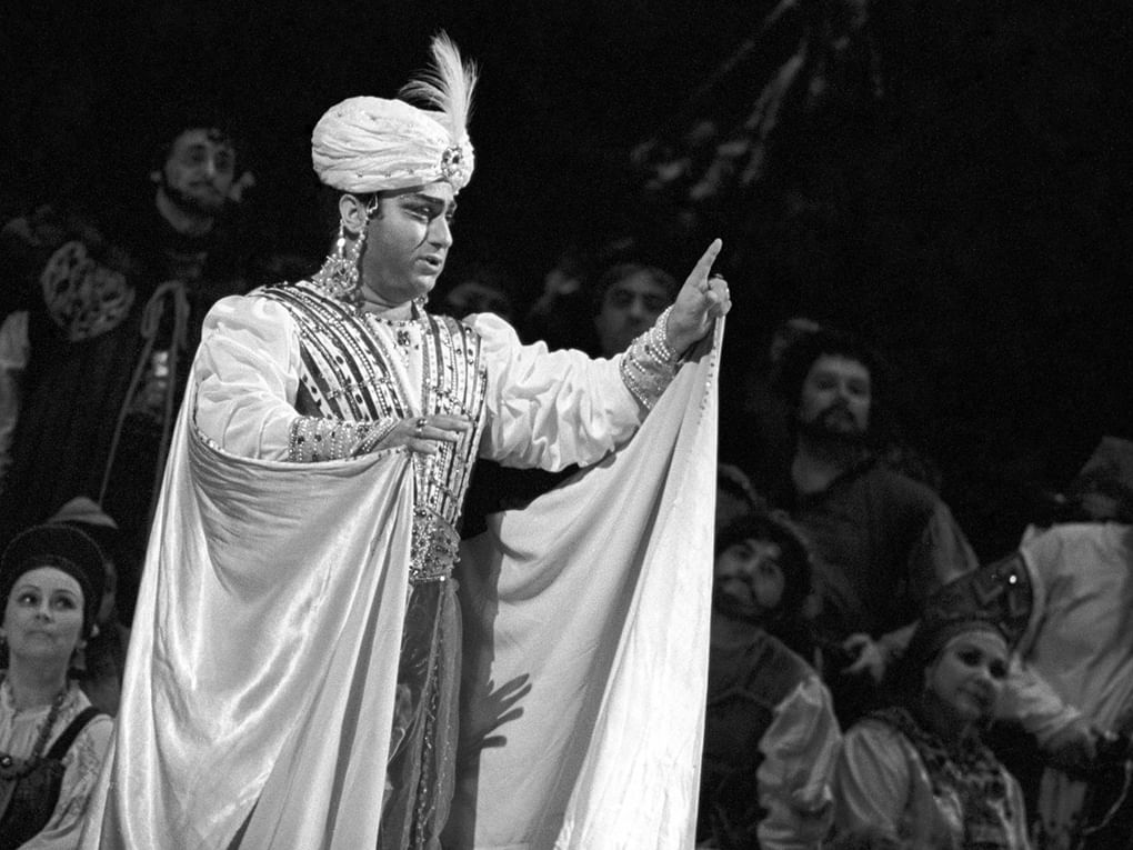 Сцена из оперы Николая Римского-Корсакова «Садко» в Государственном академическом Большом театре СССР, Москва. 1976 год. Фотография: Александр Коньков / ТАСС