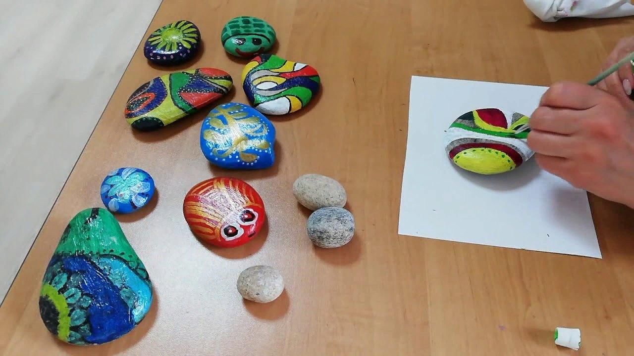 Какими фломастерами рисуют на камнях