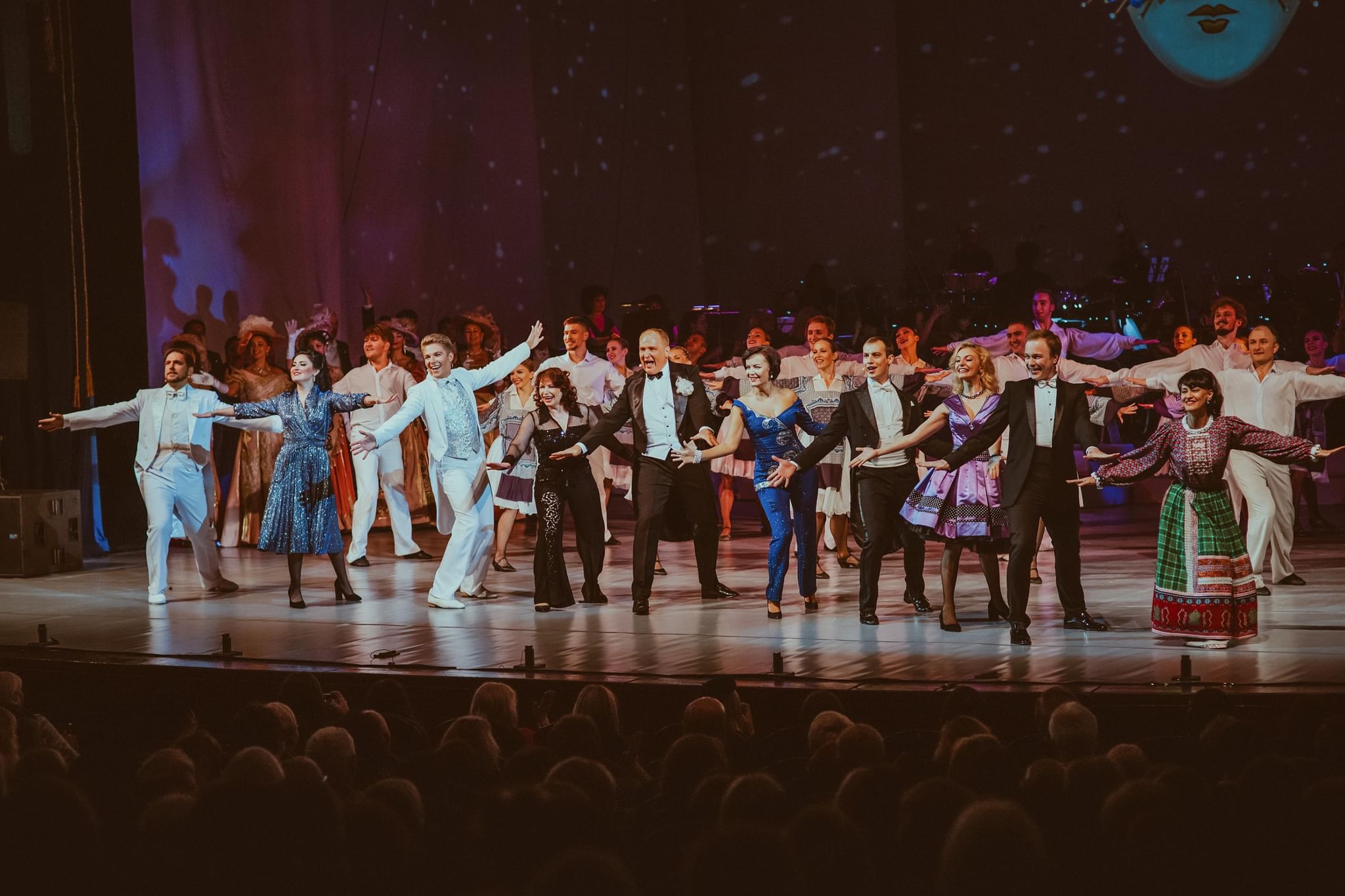 хабаровский краевой академический музыкальный театр. хабаровск музыкальный. театр музкомедия хабаровск. хабаровск музыкальный. краевой музыкальный театр хабаровск официальный сайт.