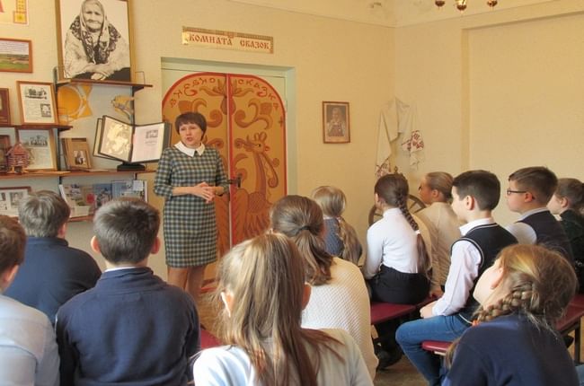 Мероприятие библиотека экскурсия. Библиотека место где чтение уместно. Библиотека приглашает место где чтение уместно. Рекламная деятельность библиотека место где чтение уместно. Воронеж режим работы библиотеки Корольковой.