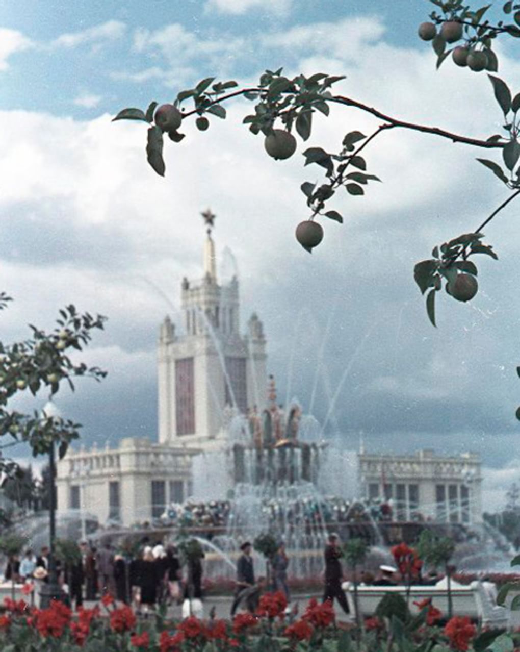 Фонтан «Каменный цветок», Москва. 1954–1959 годы. Фотография: Сергей Васин / Мультимедиа Арт Музей, Москва