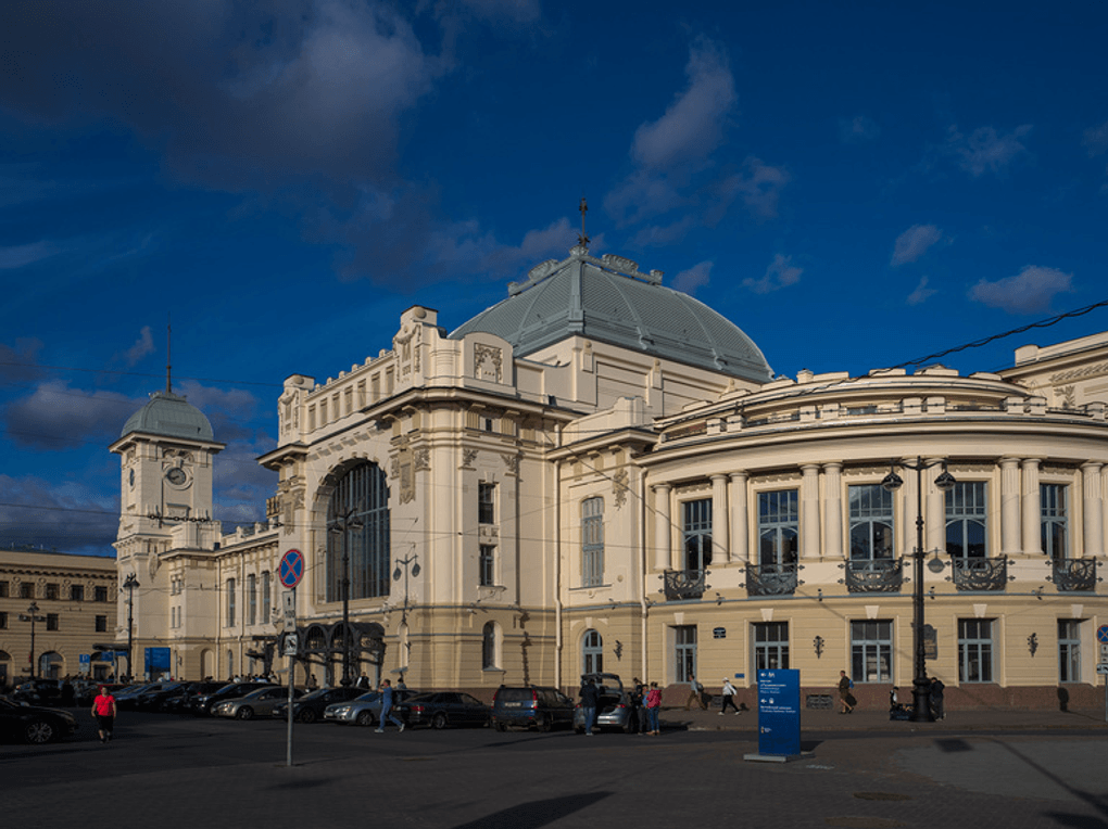 Здание Витебского вокзала, Санкт-Петербург. Фотография: Литвяк Игорь / фотобанк «Лори»