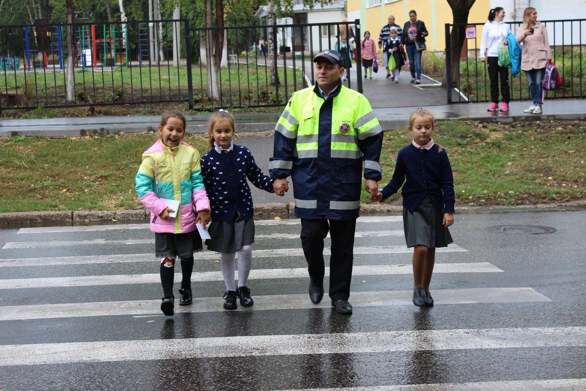 Фото дети переходят дорогу