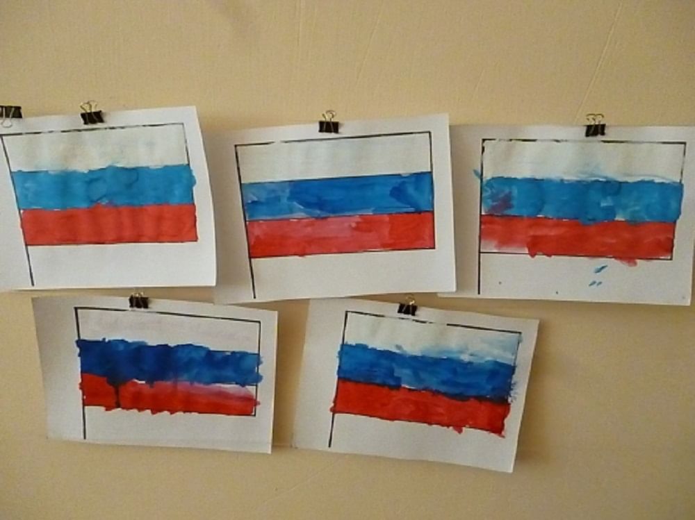 Флаг средняя группа. Поделка Россия. Аппликация на тему Россия. Поделка флаг. Рисование на тему Россия в старшей группе.