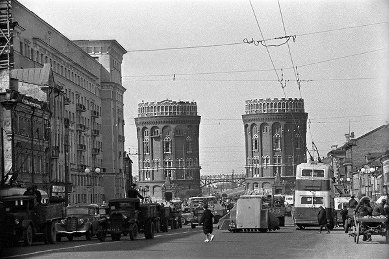 старая башня в москве