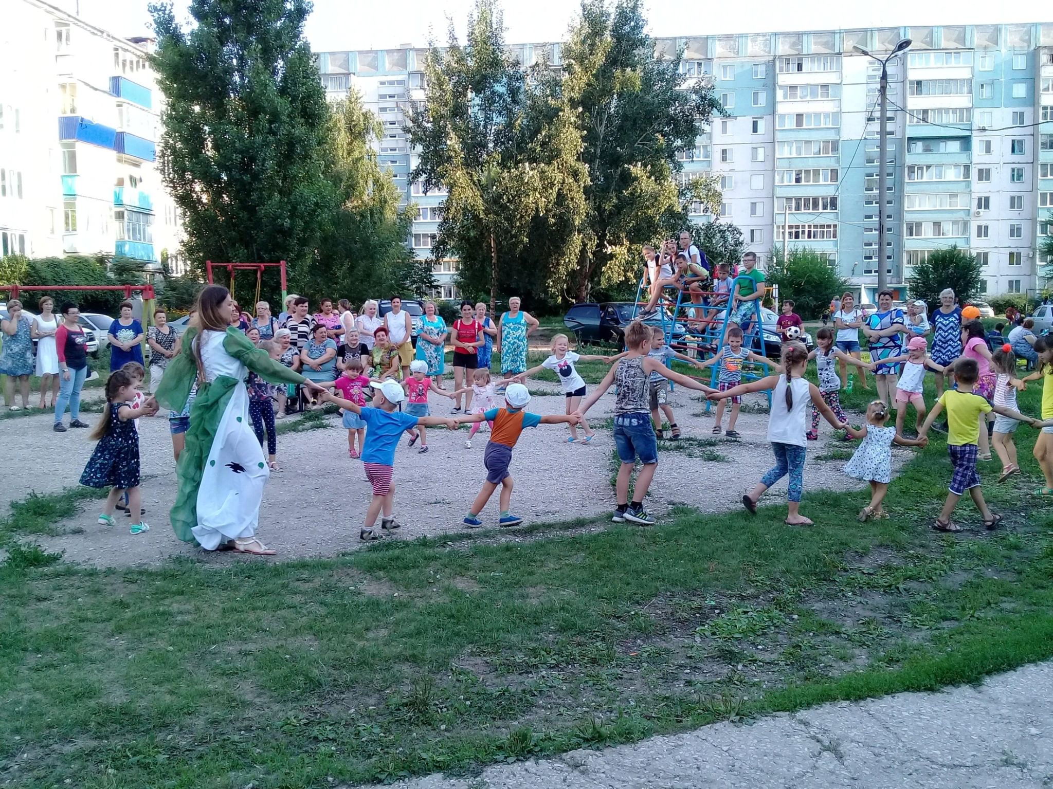 Сызрань люди. ДК Авангард Сызрань. Сызрань Образцовская площадка. Концертно-развлекательная программа.