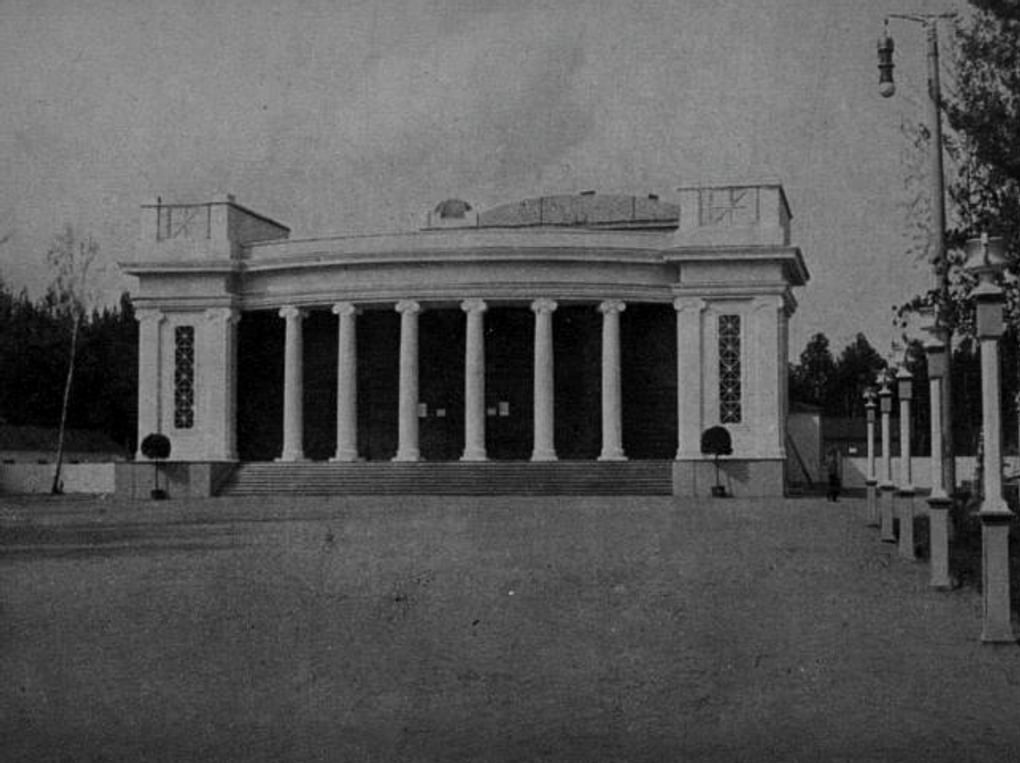 Летний театр. Малаховка, Московская область, 1912 год. Фотография: Государственный центральный театральный музей имени А.А. Бахрушина, Москва