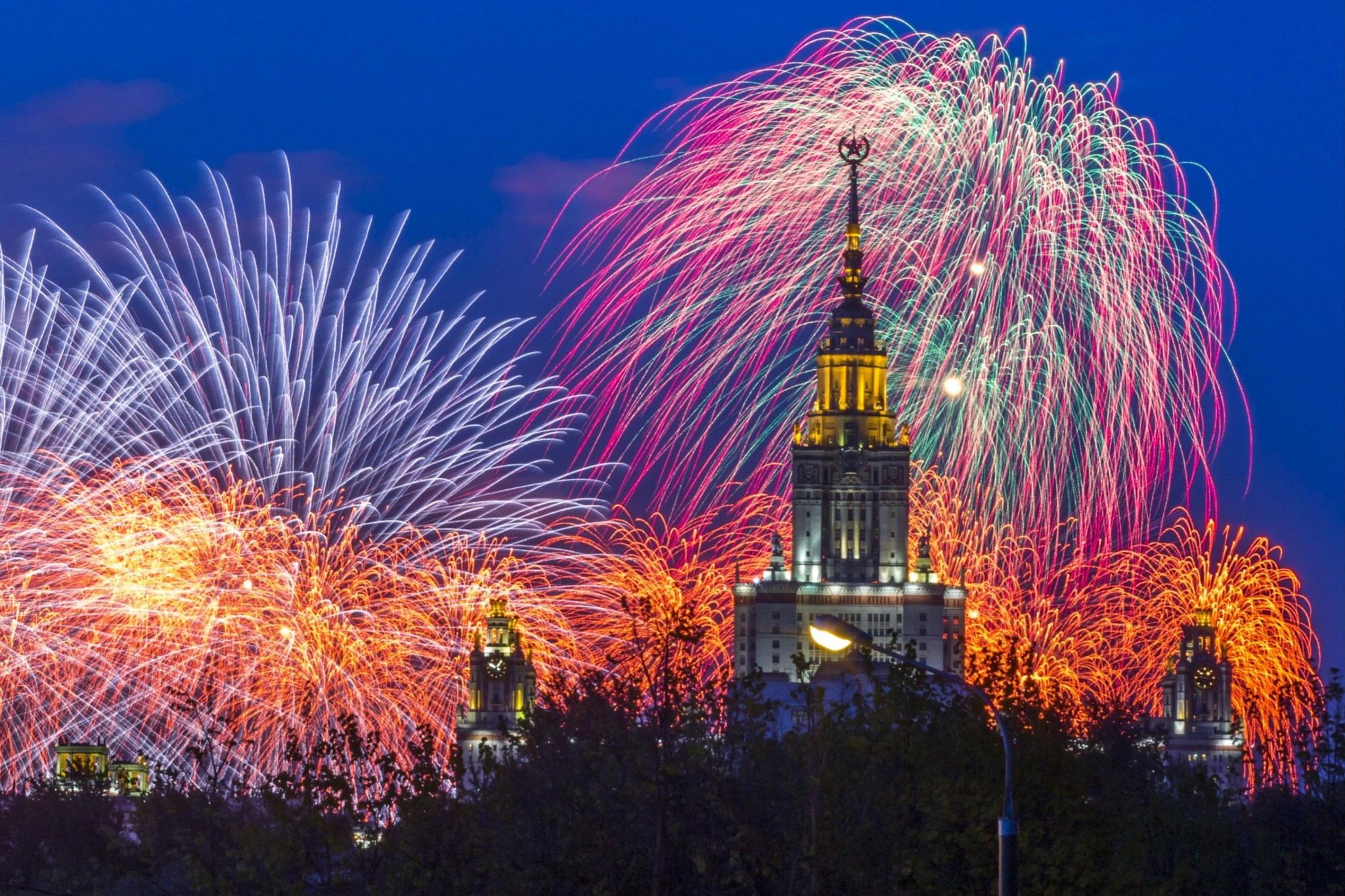 Салют в Москве 2022