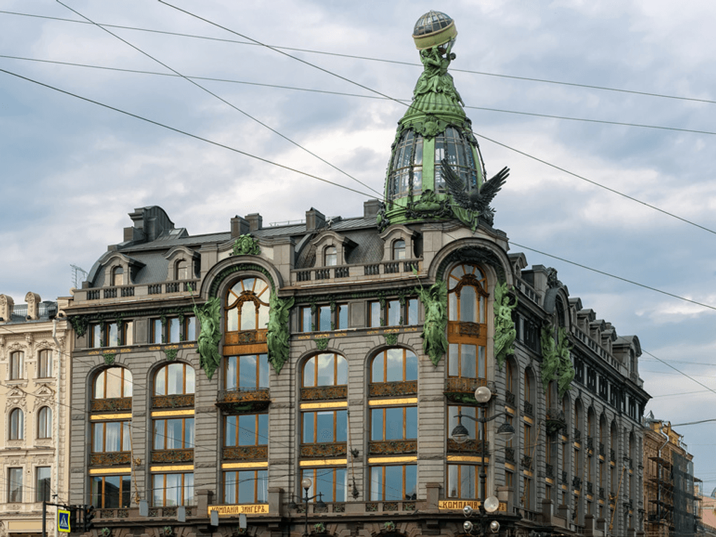 Дом книги (бывшее здание компании «Зингер»​) на Невском проспекте, Санкт-Петербург. Фотография: Pukhov K / фотобанк «Лори»
