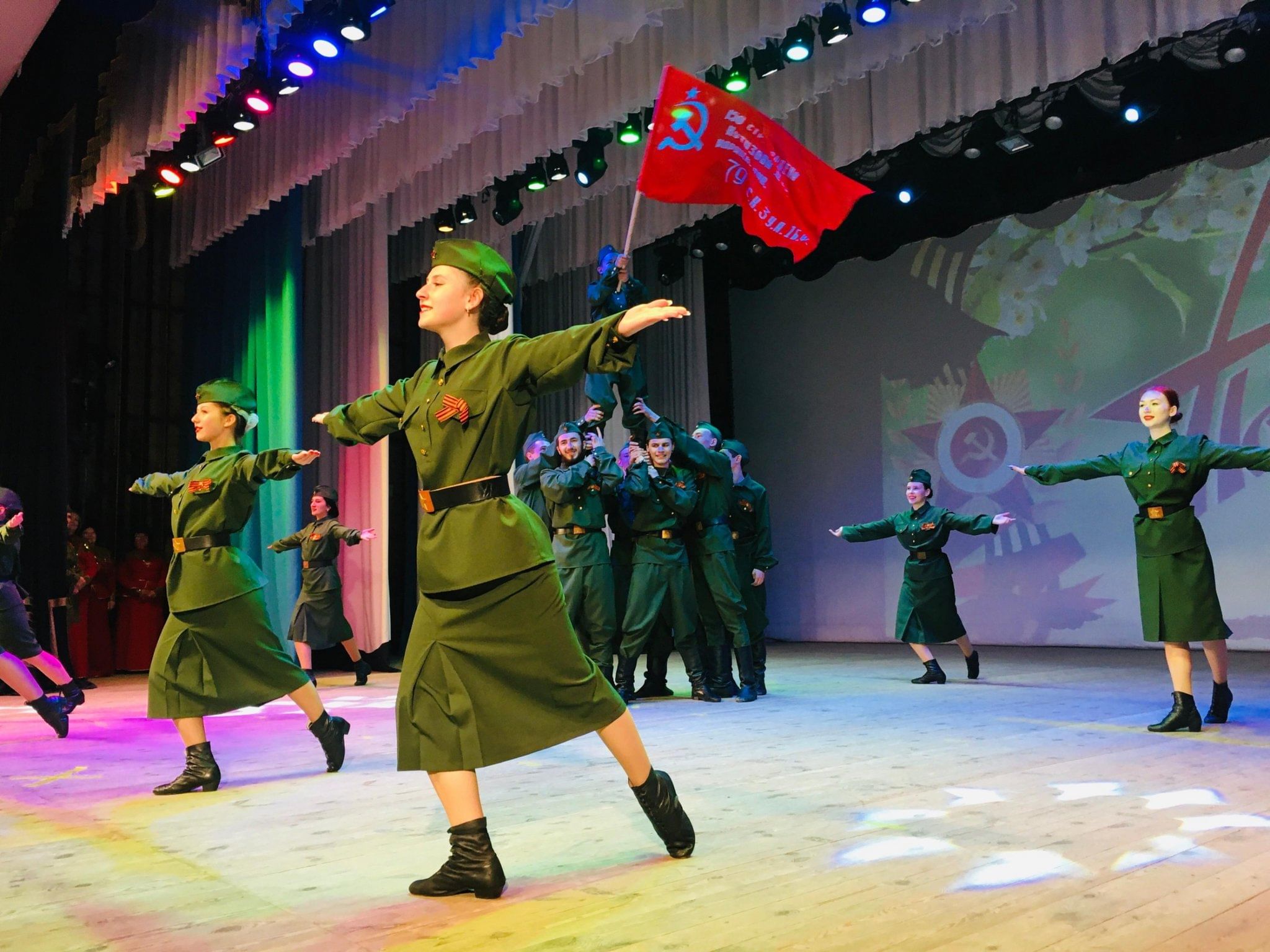 Центр образования 11 черкесск. Праздничный концерт ко дню победы. Концерт 9 мая в доме культуры. Состоится концерт ко дню победы. Концерт 9 мая новоборский сдк.