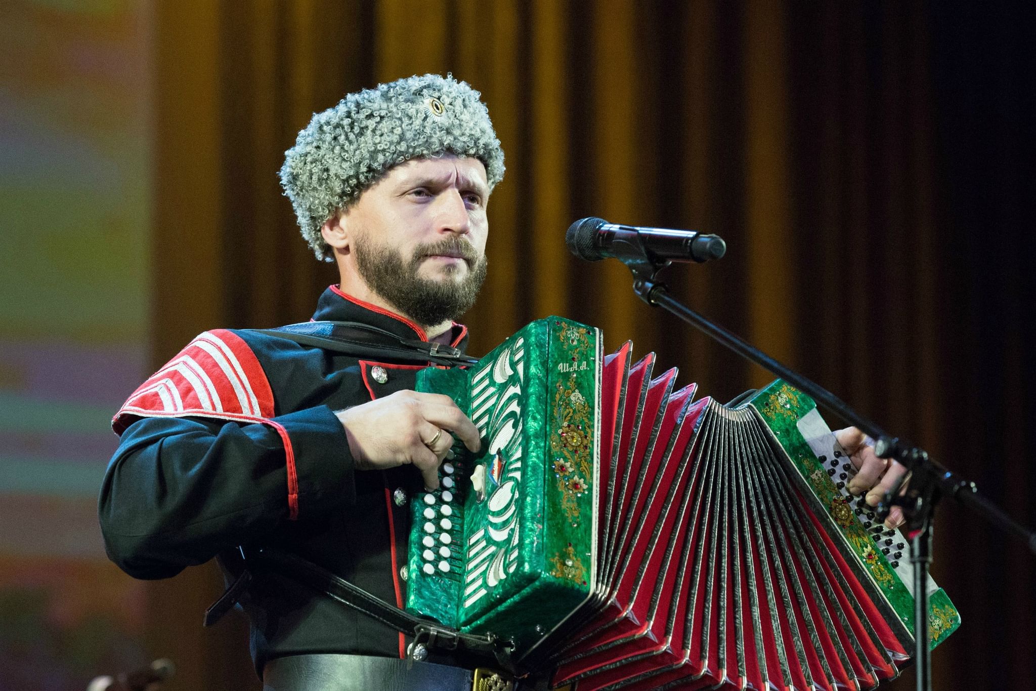 солисты кубанского казачьего хора фамилии и фото