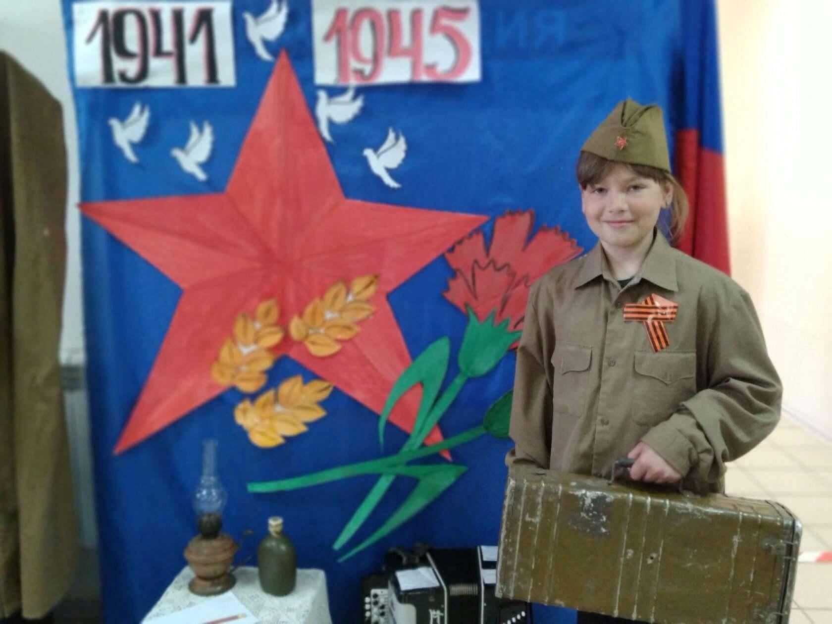 Фотозона на день победы. Фотозона день Победы. Фотозона на 9 мая. Фотозона на 23 февраля. Фотозона ко Дню Победы в библиотеке.