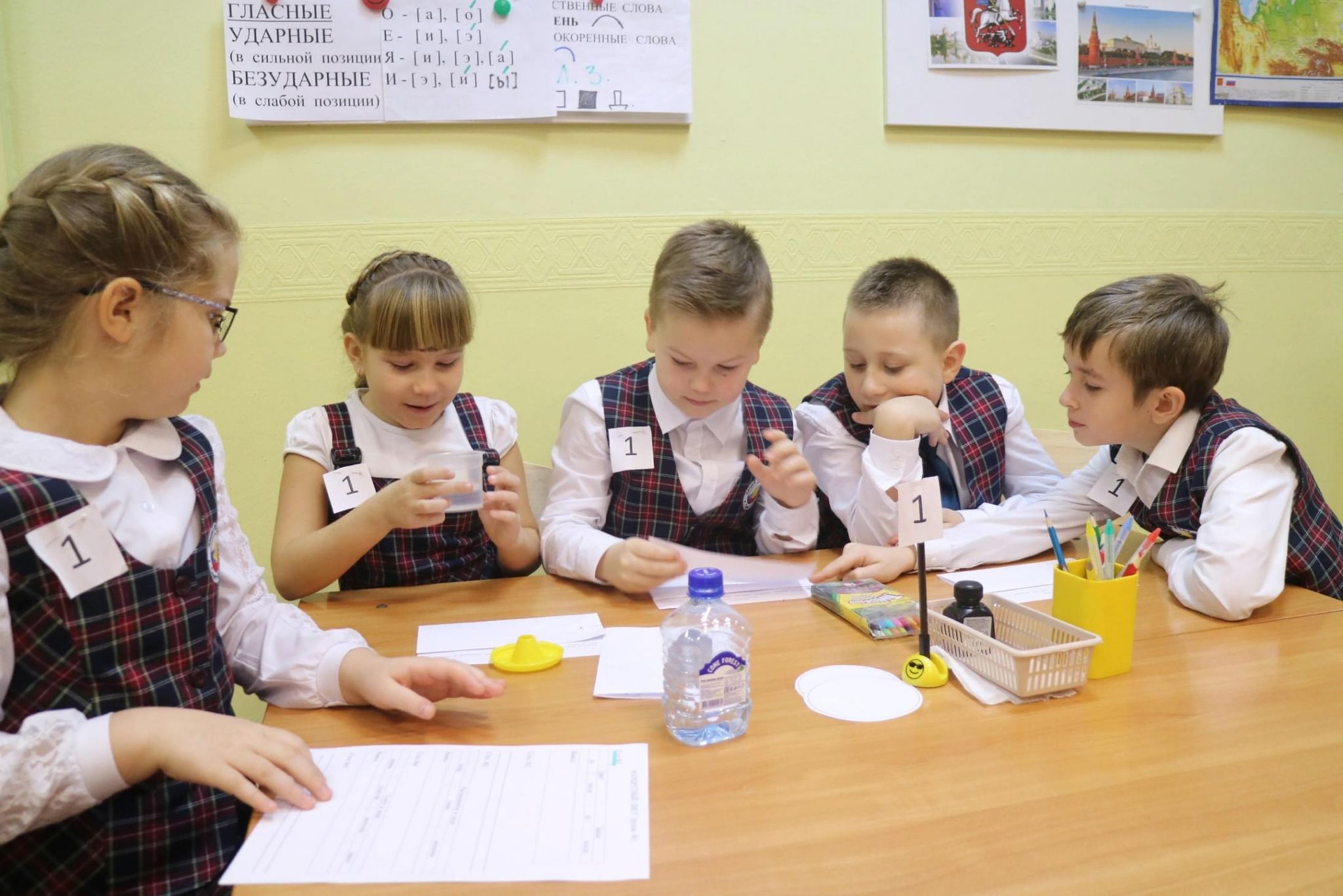 Внеклассное мероприятие для школьников. Урок в начальной школе. Коллективное творчество в школе. Внеурочные занятия в школе. Мероприятия для младших школьников.