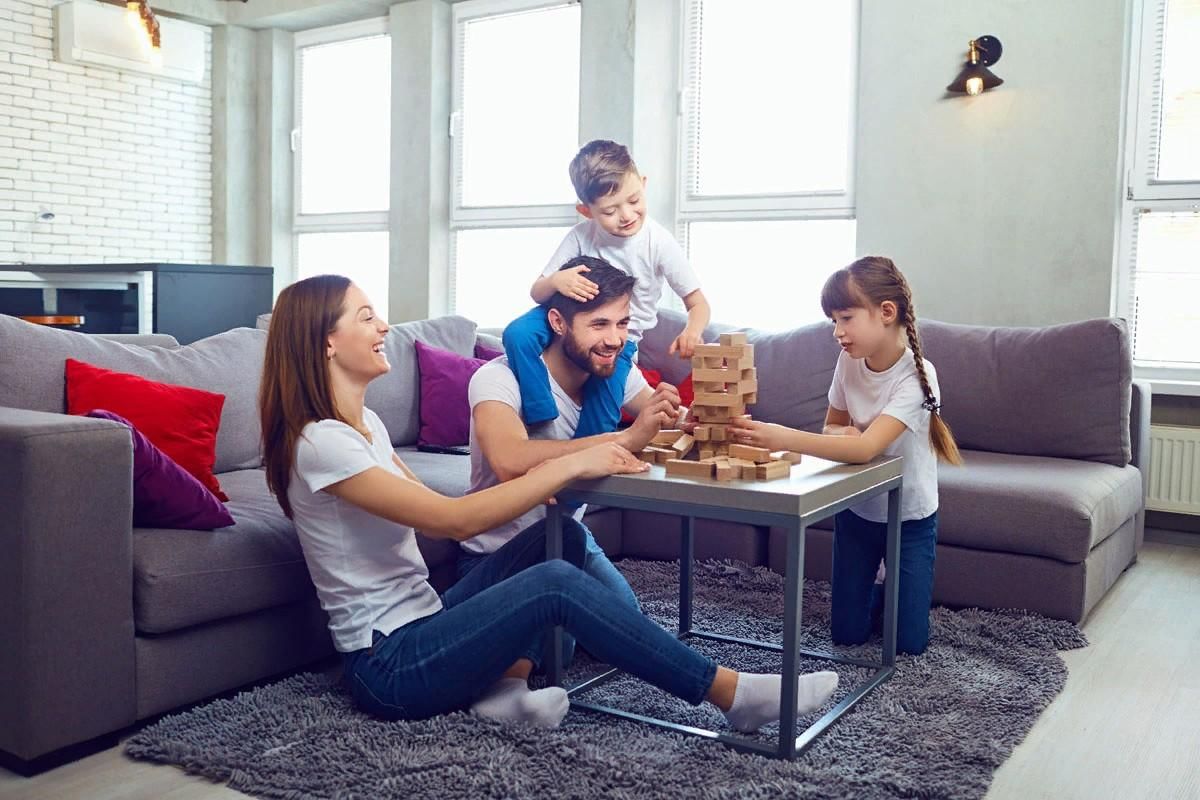 Семья с детьми в квартире