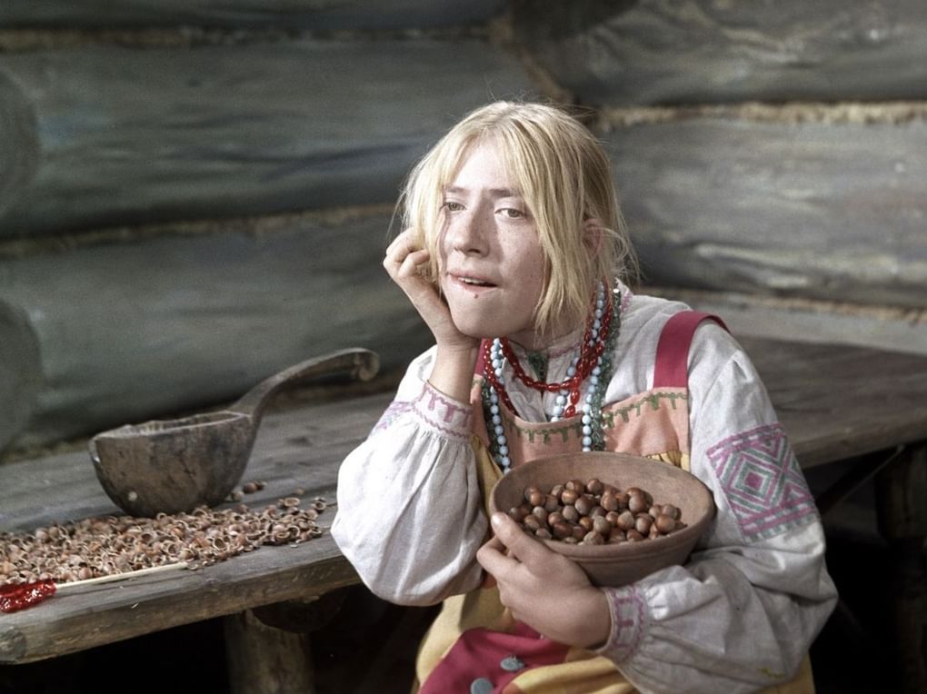 Инна Чурикова в роли Марфушки в музыкальном фильме-сказке Александра Роу «Морозко» (1964)