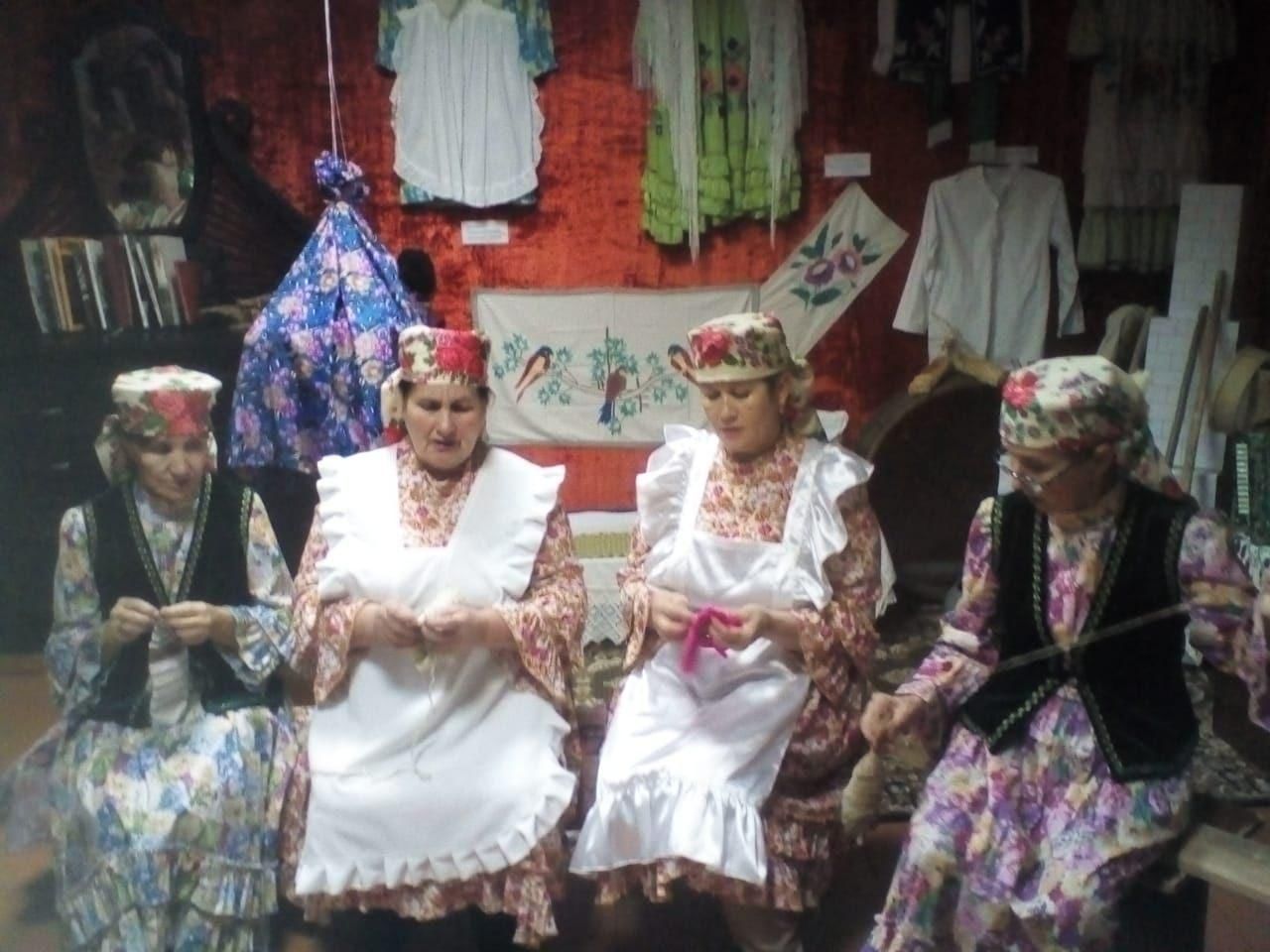 Кич утырыйк бергэлэп. Аулак Ой посиделки. Татарский обряд аулак Ой. Башкирский аулак Ой. Татарские посиделки аулак Ой.