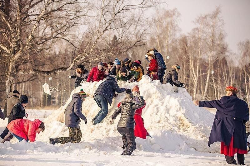 Зимняя игра царь горы