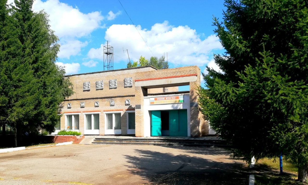 Фото село васильевка. Стерлитамакский район дворец культуры. Село Васильевка Стерлитамакский район. Новая Васильевка Стерлитамакский район. Село Николаевка Стерлитамакский район.