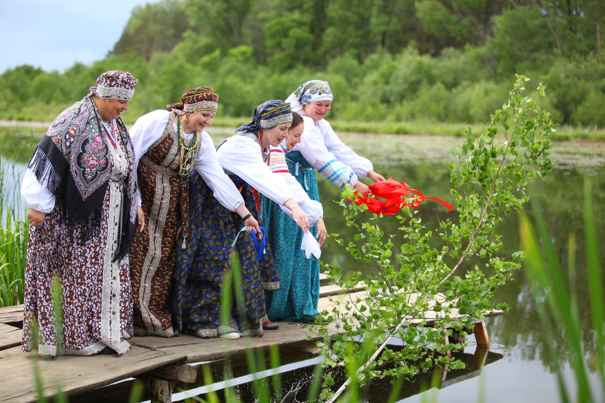 Россия народы праздники Троица