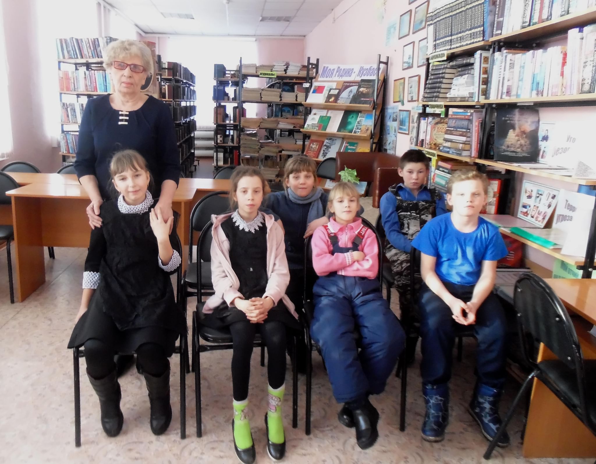 Погода в верх падунке на 10 дней. Краеведческая выставка в библиотеке. Падунская средняя общеобразовательная школа. Верх-Падунская школа. Падунская Кемеровская область.