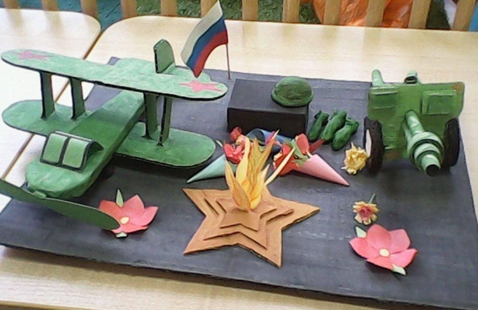 Поделки сергеевича своими руками