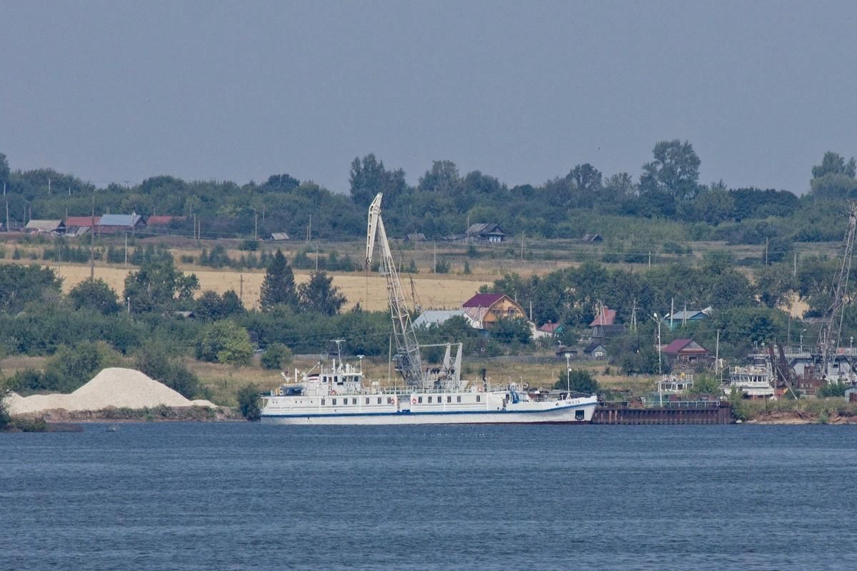 Куйбышевский затон улица тукая 5. Погода в затоне им куйбышева татарстан. Погода в затоне им куйбышева татарстан. Дунайский 49 судно. Камское устье куйбышевский затон татарстан.
