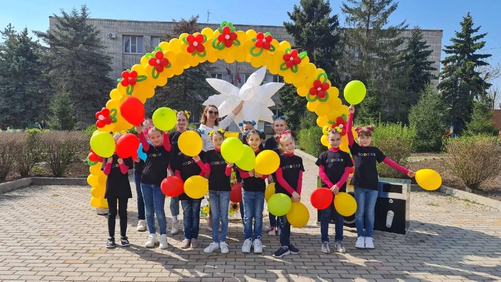 18 июня 2024 праздник. Парад 1 мая. 1 Мая шествие трудовых коллективов. Праздничный парад 1 мая. Парад 1 мая 2022.