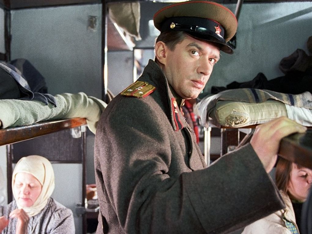 Кадр из художественного фильма Павла Чухpaя «Вор» (1997)