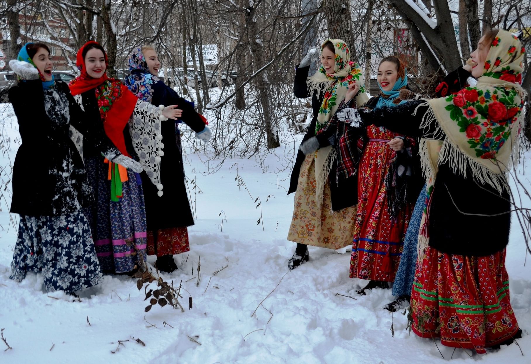 Зимние святки славянские. Празднование Коляды. Коляда праздник. Зимние Святки. Колядки зима фотосессия.