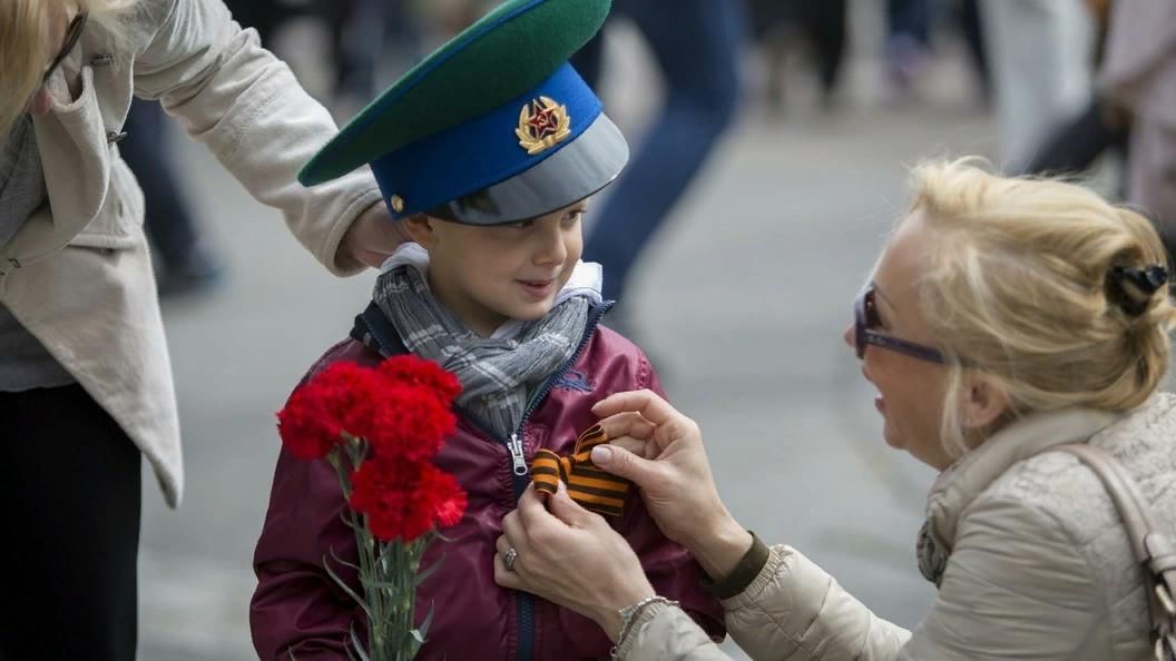 Фото ребенка с георгиевской лентой