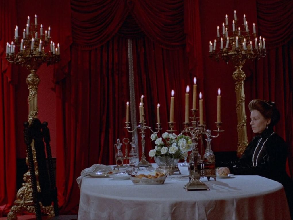 Кадр из художественного фильма Ингмара Бергмана «Шепоты и крики» (1972)
