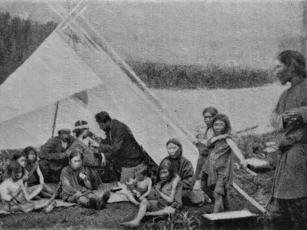 Юрта нивхов. 1903. Фотография: <a href="https://commons.wikimedia.org/wiki/File:V.M._Doroshevich-Sakhalin._Part_II._Nivkh_Yurt-2.png?uselang=ru" target="_blank" rel="noopener">commons.wikimedia.org</a>