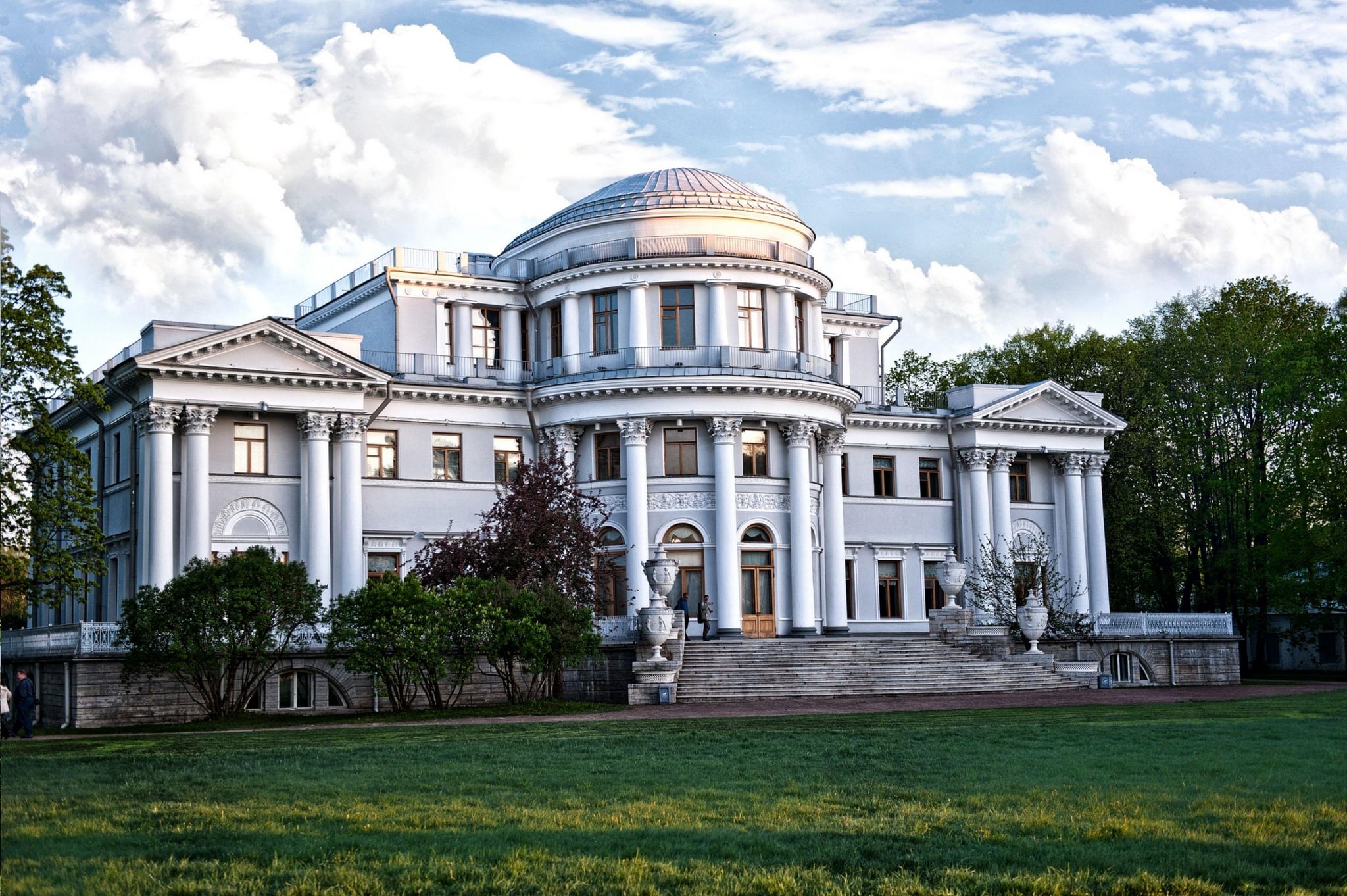 Елагинский дворец в Санкт-Петербурге