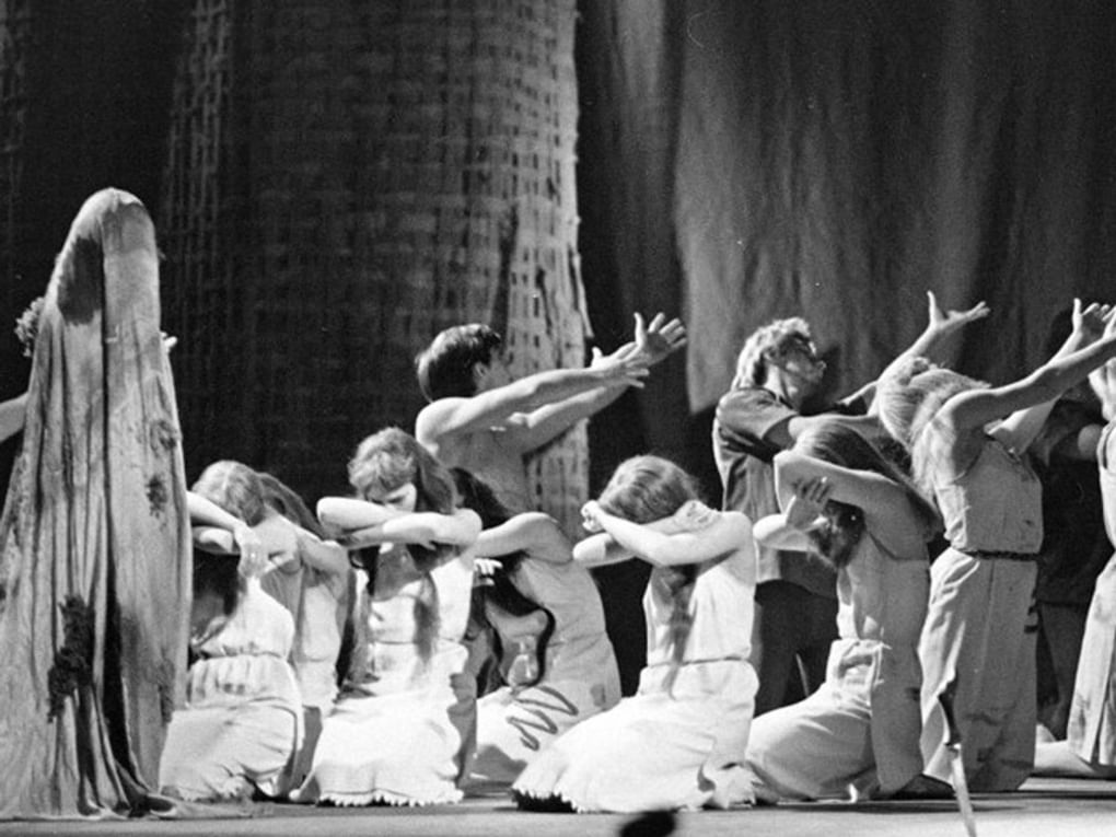 Сцена из балета Игоря Стравинского «Весна священная». 1969 год. Фотография: А.А. Степанов / Российский национальный музей музыки, Москва