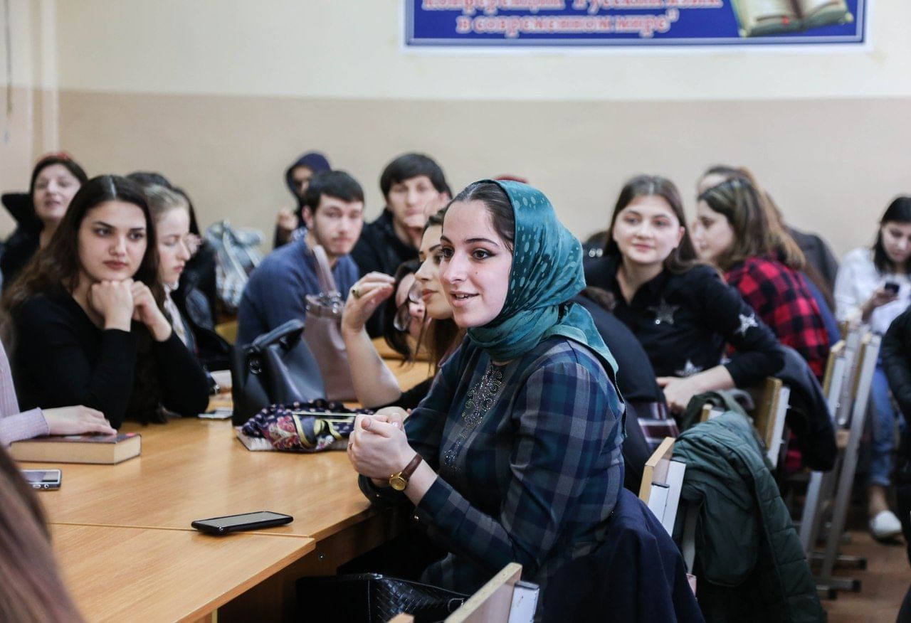 Дгму колледж в махачкале. ДГПУ колледж Махачкала. Студенты ДГПУ Махачкала. ДГУ Дагестанский государственный университет.