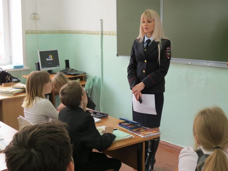 Беседа со школьниками. Полиция в школе беседа. Беседа с несовершеннолетними. ПДН профилактическая беседа.