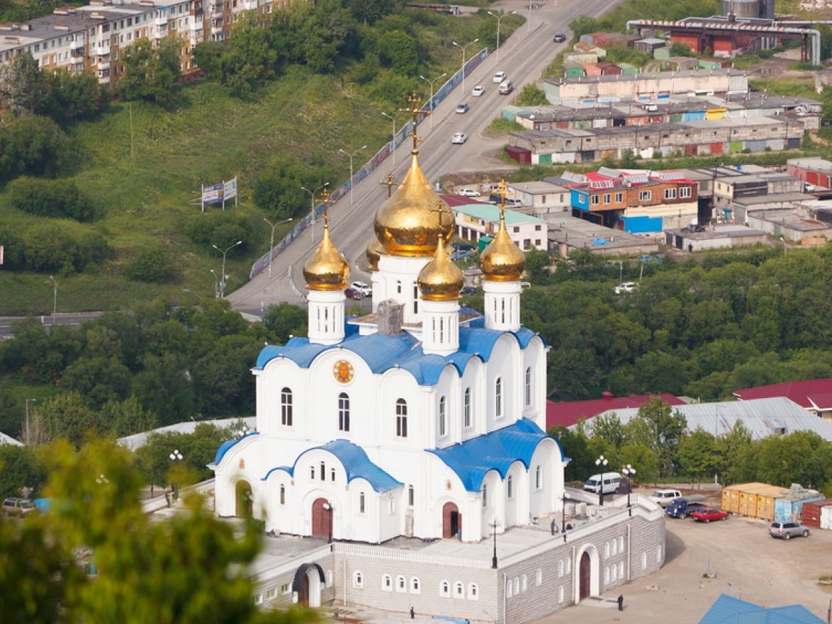 Церковь петропавловск камчатский. Храм Святой Живоначальной Троицы в Петропавловске-Камчатском. Храм на 4 км в Петропавловске-Камчатском.