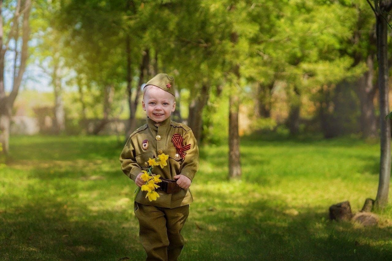 Детская фотосессия в военной форме