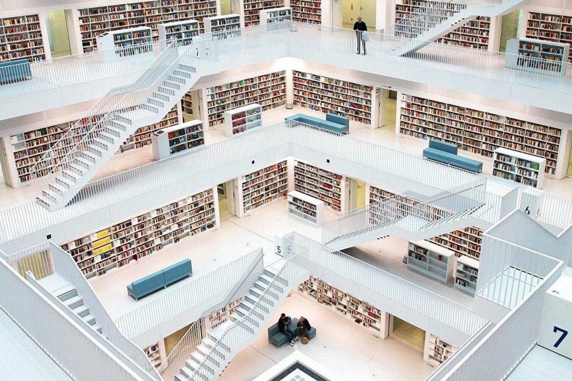 Platform library. Городская библиотека Штутгарта. Штутгартская городская библиотека, Германия. Библиотека в Штутгарте Германия. Штадт библиотека Штутгарта.