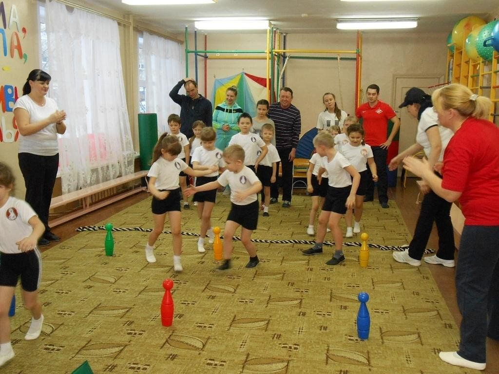 Спортивное развлечение в детском саду. Физкультурные праздники в детском саду. Спортивные мероприятия для детей в садике. Спортивные праздники в ДОУ.