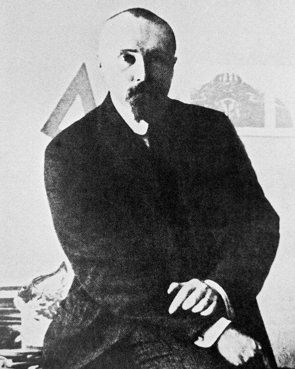 Художник, сценограф, писатель, путешественник, археолог, ориенталист, общественный деятель Николай Рерих. 1900 год. Фотография: ТАСС