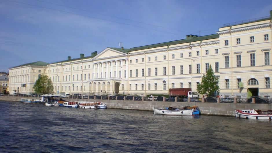 Основное изображение для статьи Российская национальная библиотека (здание на наб. р. Фонтанки)
