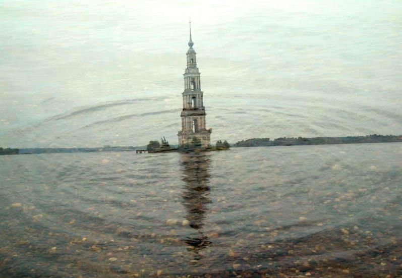 Город частично ушедший под воду. Затопленная Церковь Ставрополь на Волге. Затопленный город на Волге Молога. Ставрополь Церковь затопленная. Затопленная Церковь на Волге в Тольятти.