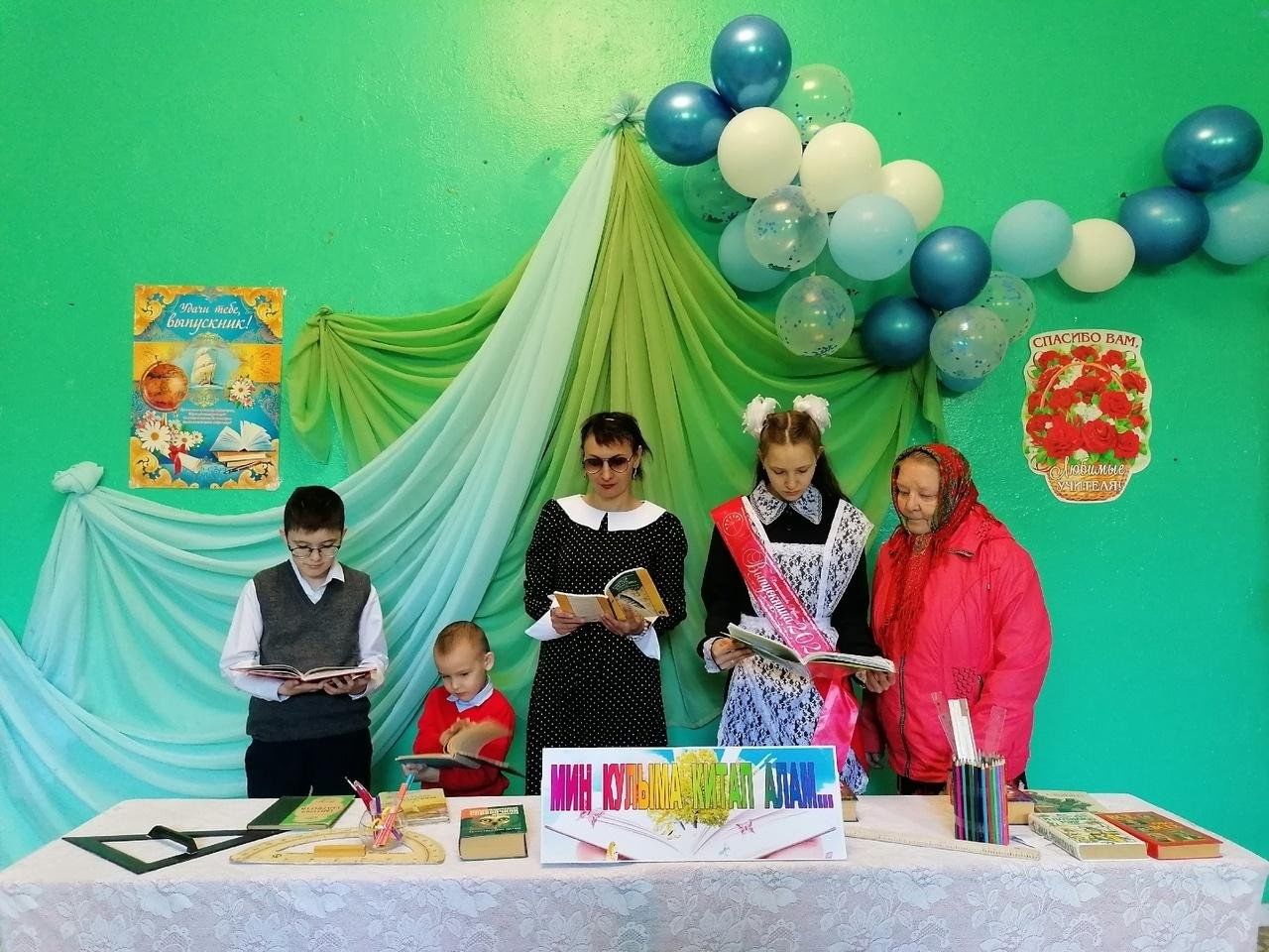 выпускницы трусики 