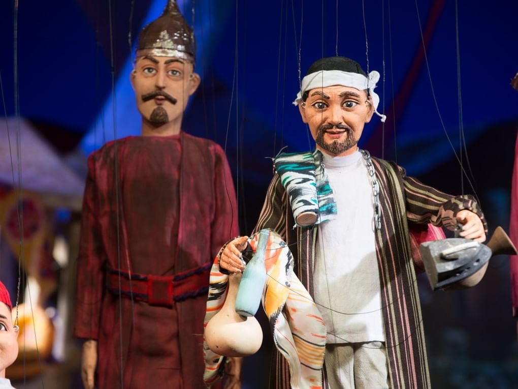Сцена из кукольного спектакля Theatre-Studio Silk Route Marionettes «Однажды Насреддин»
