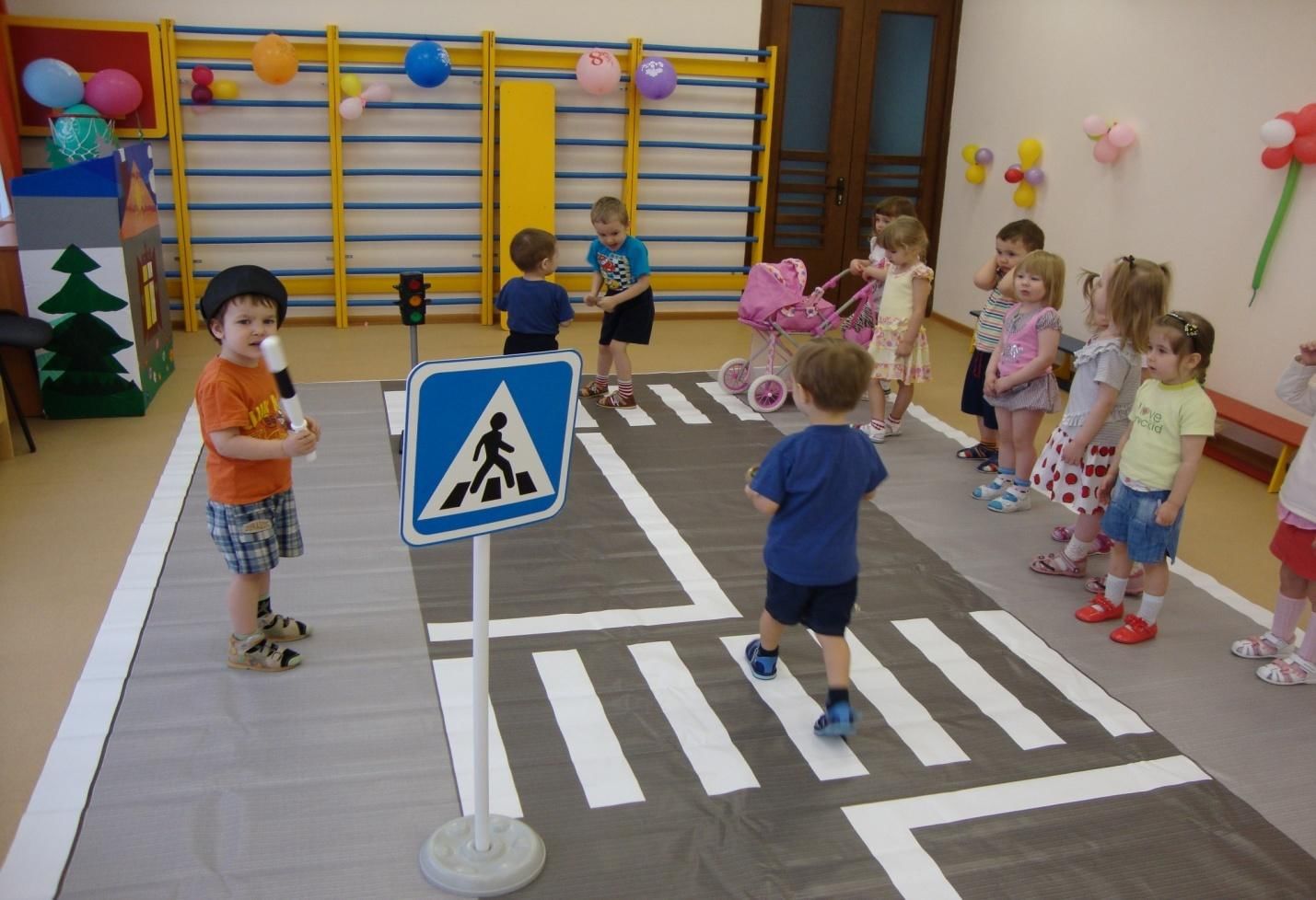 Дорожное движение в детском саду